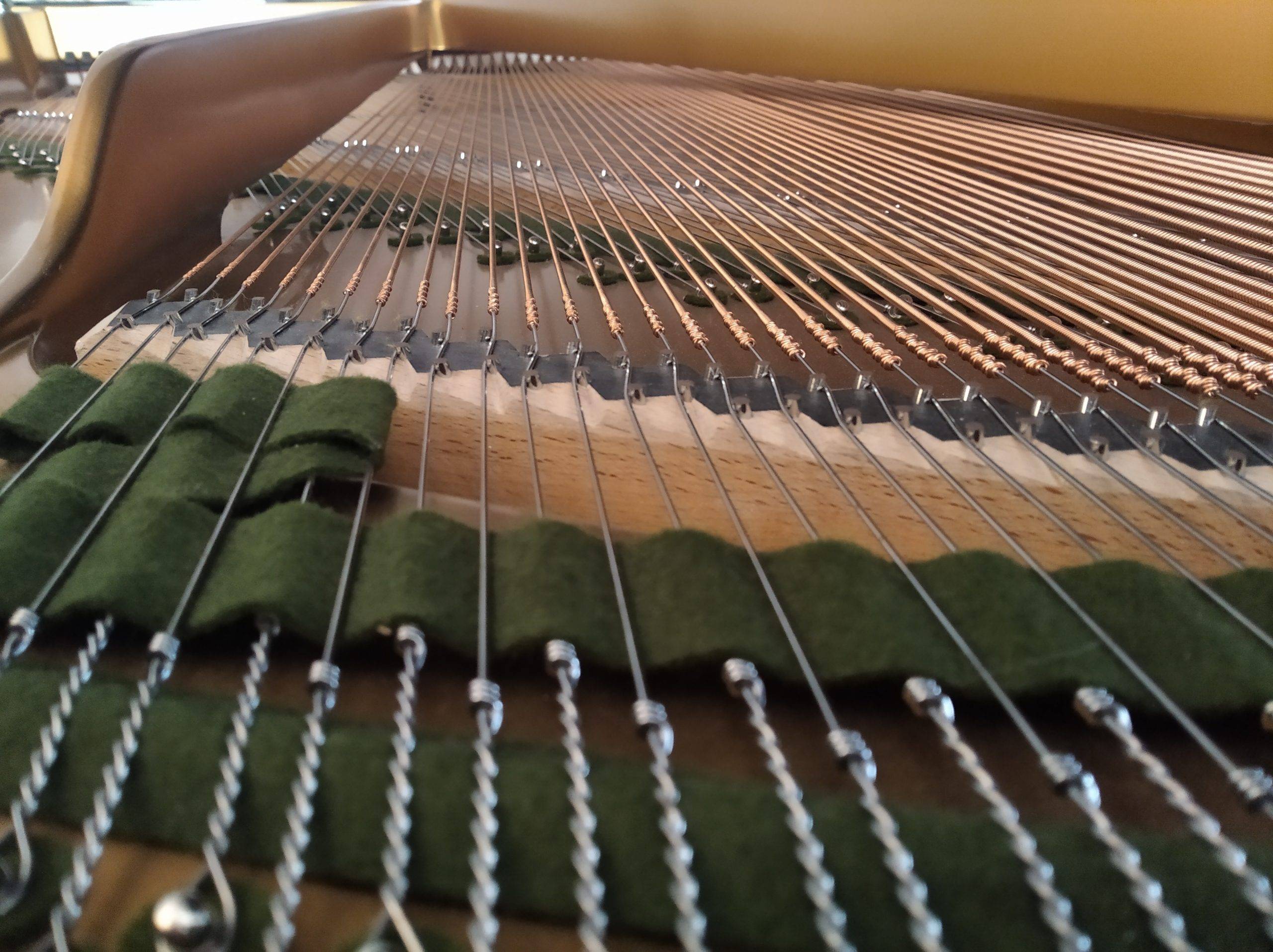 restauration de piano à queue magnifique